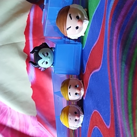 Disney Tsum Tsum Snow White's 3 Dwarfs and Maleficent toy set - Picture 6 of 6